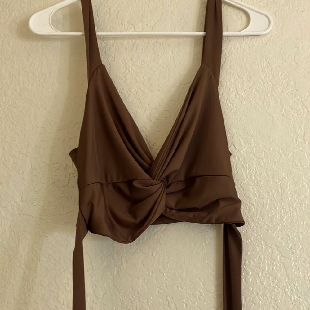 women’s crop top size medium